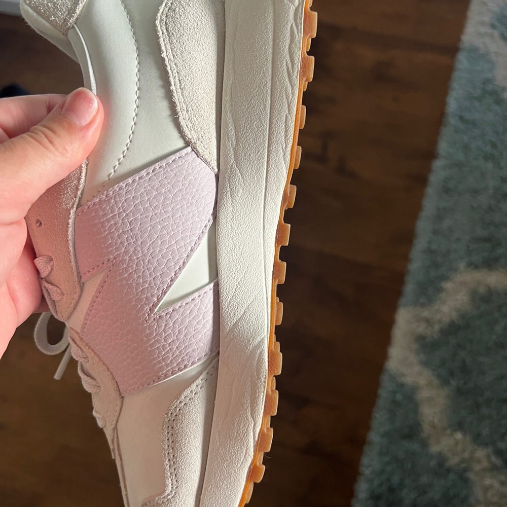 New Balance 327 Sneakers - Picture 6 of 10
